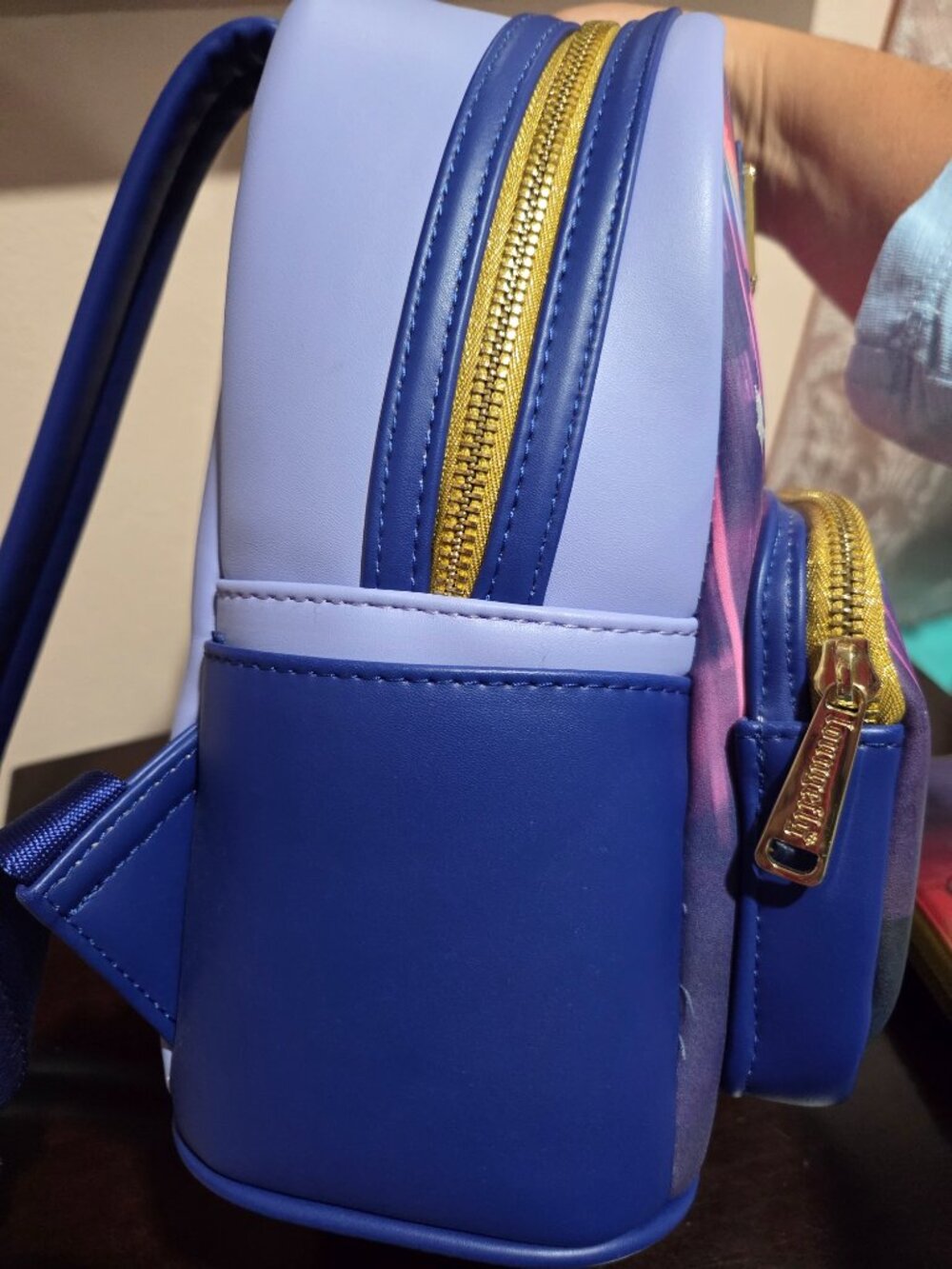 Pocahontas loungefly backpack and wallet - Picture 9 of 16